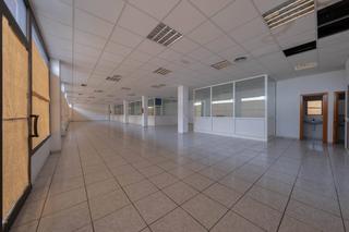 Lloguer Local Comercial  Calle almirante lallermand. Local comercial en venta en puerto del rosario