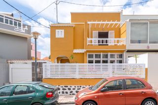 Casa aparellada  Calle mozart. Bonito chalet pareado en ciudad jardín