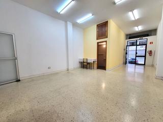 Local Comercial  Calle montevideo. Se vende local en calle montevideo