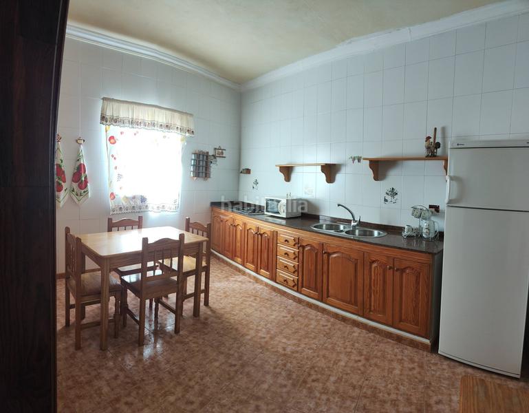 Foto c4f0804f-99cd-41a0-8030-ff9d3d5ee2ab. Planta baja amplísima planta baja de vivienda con garaje y terraza en Teror