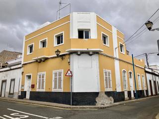 Maison jumelée à Calle calle trece de septiembre 15. Se vende casa terrera adosada en pleno corazón de san lorenzo