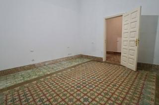 Reihenhaus in Calle calle trece de septiembre 15. Se vende casa terrera adosada en pleno corazón de san lorenzo