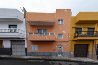 Casa  Calle cataluña. Casa en venta en vínculo de solís, moya
