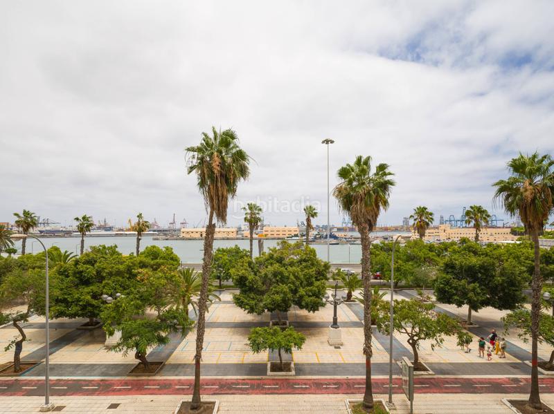 Foto 0aac8e66-a355-4877-812f-cb8bb4cfdd92. Appartamento in calle leon y castillo 320 in Santa Catalina - Canteras Palmas de Gran Canaria (Las)