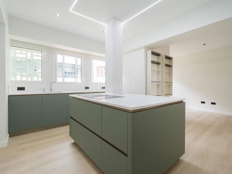 Foto 0da0d6fc-d700-4f7b-b032-5995e0f658c2. Appartamento in calle leon y castillo 320 in Santa Catalina - Canteras Palmas de Gran Canaria (Las)