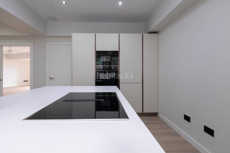 Foto 27aae870-2b30-4885-badd-3ef7cdef6fe2. Appartamento in calle leon y castillo 320 in Santa Catalina - Canteras Palmas de Gran Canaria (Las)