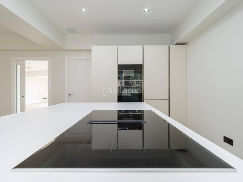 Foto 376f0d6f-679e-4ace-b83e-b00c74e5420d. Appartamento in calle leon y castillo 320 in Santa Catalina - Canteras Palmas de Gran Canaria (Las)