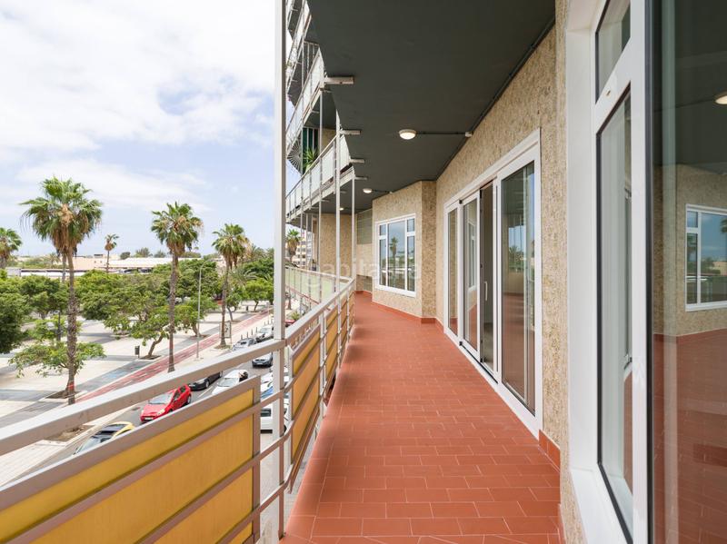 Foto aeb62c39-ec4d-41c4-b1f4-9ebf26251ca8. Appartamento in calle leon y castillo 320 in Santa Catalina - Canteras Palmas de Gran Canaria (Las)