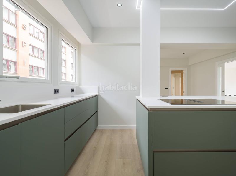 Foto eb832645-50f0-4600-b0a2-16c57a1e9ec3. Appartamento in calle leon y castillo 320 in Santa Catalina - Canteras Palmas de Gran Canaria (Las)