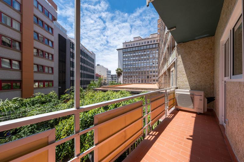 Foto f81d5303-7c7a-43a6-aa4d-3a9f56be082c. Appartamento in calle leon y castillo 320 in Santa Catalina - Canteras Palmas de Gran Canaria (Las)