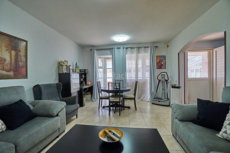 Foto 28aeed08-b0c3-4d95-b15e-3d15f3772d69. Casa pareada chalet pareado con terraza y garaje en playa el Burrero en Ingenio