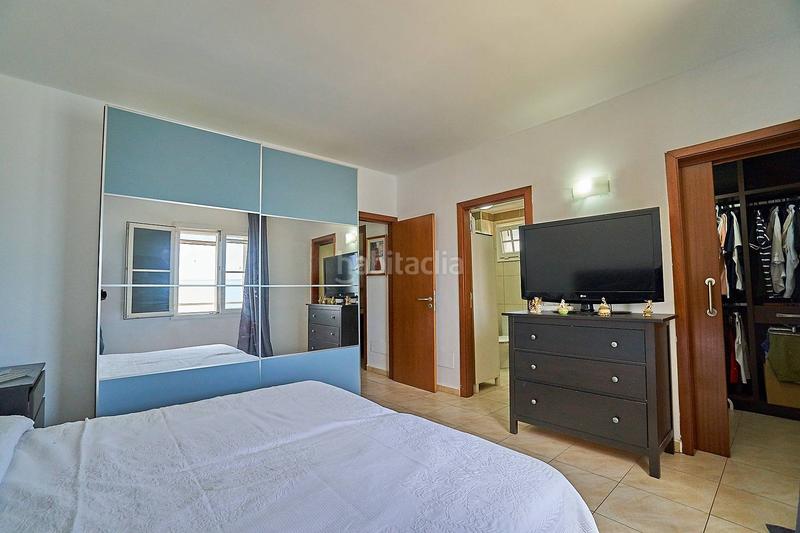 Foto 28d2d7ef-7b73-4ac3-ab13-bc075072d8b4. Casa pareada chalet pareado con terraza y garaje en playa el Burrero en Ingenio