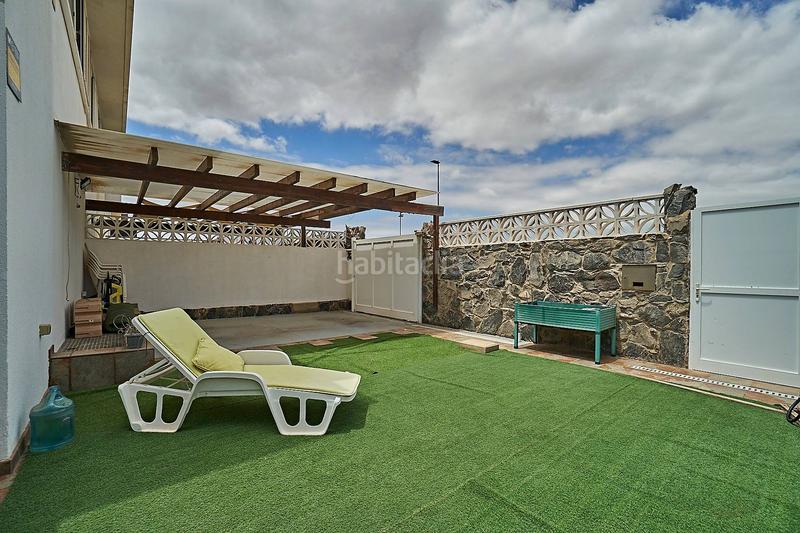 Foto 40969116-c968-47be-b0ef-087897161122. Casa pareada chalet pareado con terraza y garaje en playa el Burrero en Ingenio