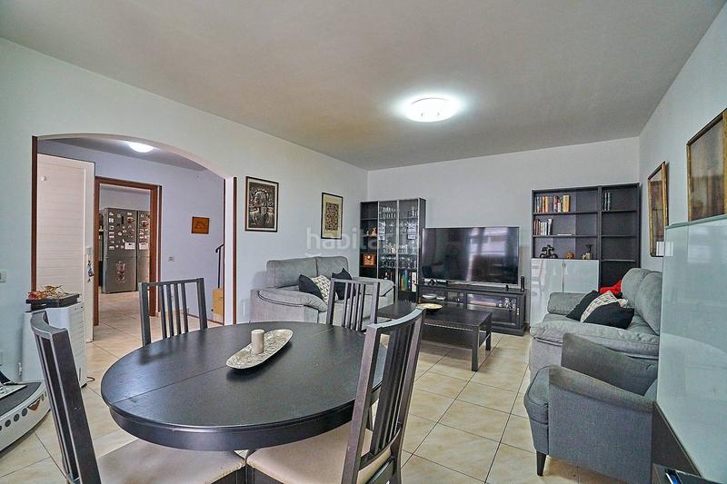Foto 4921f721-3e57-4532-bba6-3f578b2dd685. Casa bifamiliare con parcheggio in Burrero Ingenio