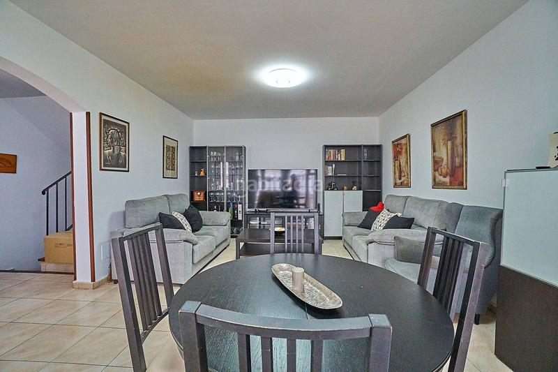 Foto b5cfd75e-53b4-4cb8-8e30-dea14bc305f1. Casa bifamiliare con parcheggio in Burrero Ingenio