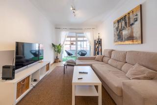 Appartement à Calle jesús ferrer jimeno 6. Piso con garaje en mesa y lópez a un paso de las canteras