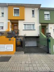 Maison jumelée  Calle alcalde juan antonio arencibia ponce. Amplio adosado en el centro de arucas!