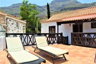 House in Los diaz 2. Tres casas rústica en una, con dos terrazas y un terreno de cult