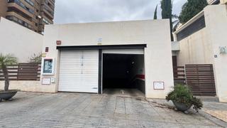 Aparcament cotxe a Urbanización Anaga. Plaza de garaje zona residencial anaga