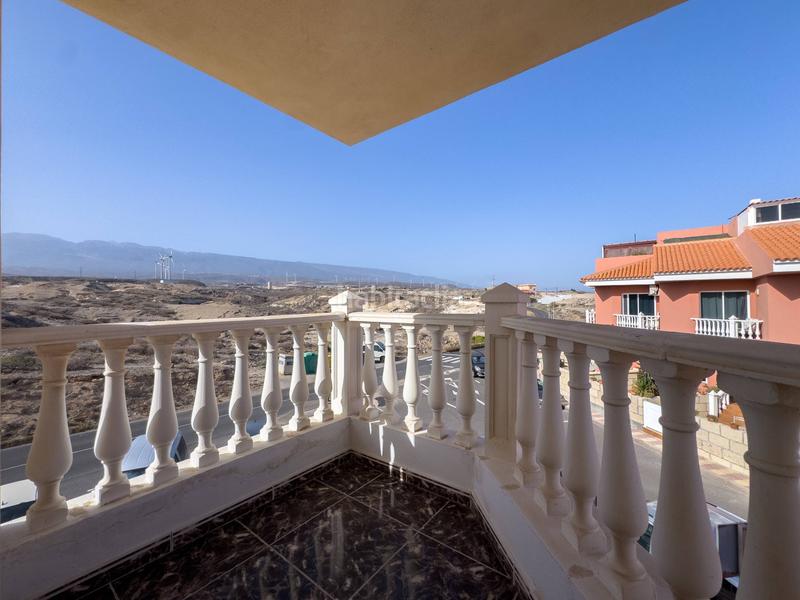 Foto 47d5fabf-7370-4057-8c35-d5c10b8839eb. Casa adossada amb aparcament a Arico