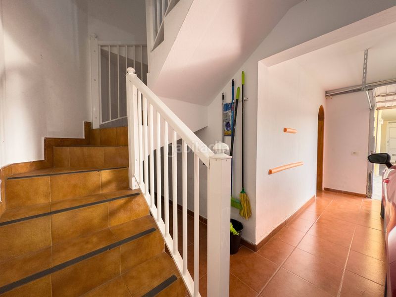 Foto b7532555-4038-4f30-930c-becf842e0122. Casa adossada amb aparcament a Arico