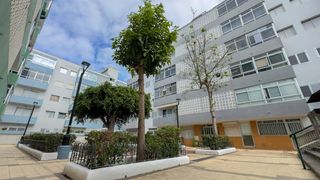 Pis  Calle forjador. Tres balcones orientacion oeste junto a playa jardin