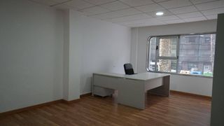Ufficio in Avenida de José Mesa y López 59
