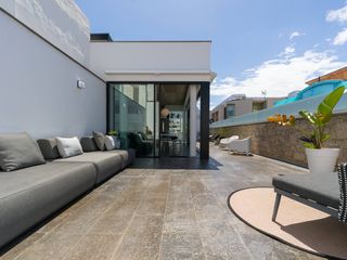 Casa en Triana. Exclusiva casa de diseño en triana con espectacular zona chill o