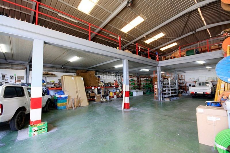 Foto b49c501c-69ff-450c-83b8-41ee4bd5fb37. Nau industrial a calle morera a Cruce de Arinaga Agüimes