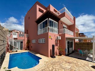 Towny house in Barranco Hondo. Espectacular chalet pareado en barranco hondo, candelaria