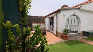 Casa  Avenida del touroperador alpitours. Bungalow reformado en el complejo el palmeral