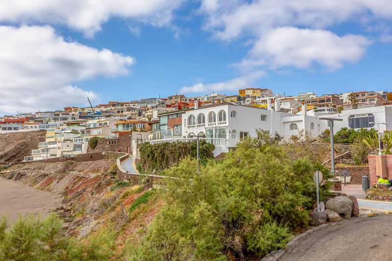 Foto a973d12a-3b53-42b1-bc01-e3b411ccfb37. Xalet a calle becquer 25 a Playa del Hombre - Taliarte - Salinetas Telde