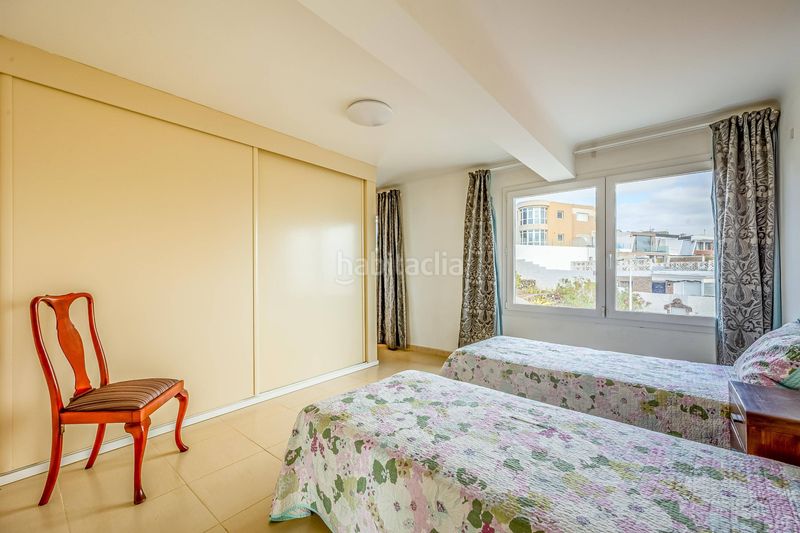 Foto bd87839f-715b-4bde-82af-5d97fd1a6580. Xalet a calle becquer 25 a Playa del Hombre - Taliarte - Salinetas Telde