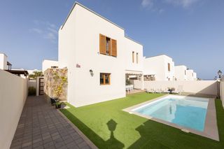 Chalet en Costa Teguise. Residencial las caletas, lanzarote