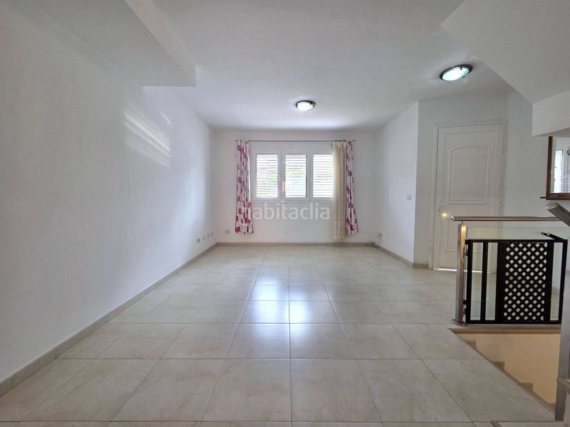 Foto 26b995ee-3cdf-47b6-ba0a-8305ae4d0095. Casa adossada amb aparcament a Los Portales - Visvique Arucas