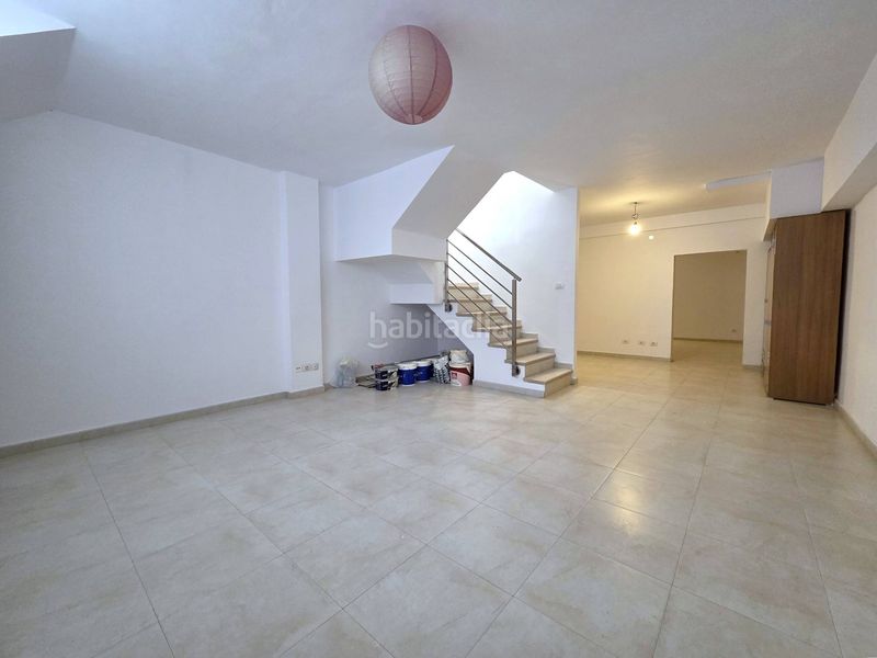 Foto 5eea2bd8-1d88-43e7-8ac9-c4b4de245bf6. Casa adossada amb aparcament a Los Portales - Visvique Arucas