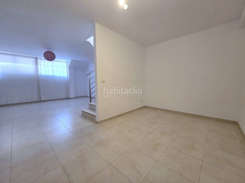 Foto 8c58e99d-4cda-4676-be44-9527e8bcf716. Casa adossada amb aparcament a Los Portales - Visvique Arucas