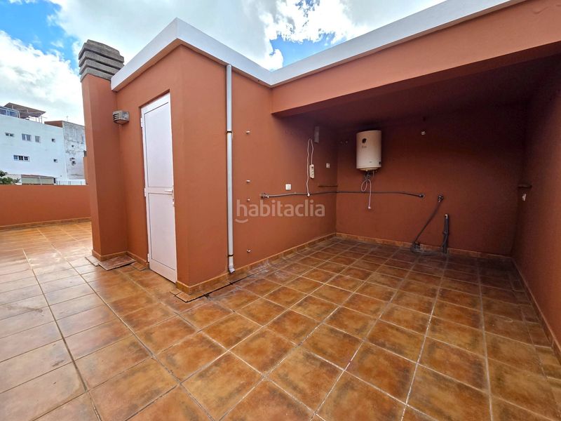 Foto a328f3e8-0941-49db-9657-0118d4f1cbdf. Casa adossada amb aparcament a Los Portales - Visvique Arucas