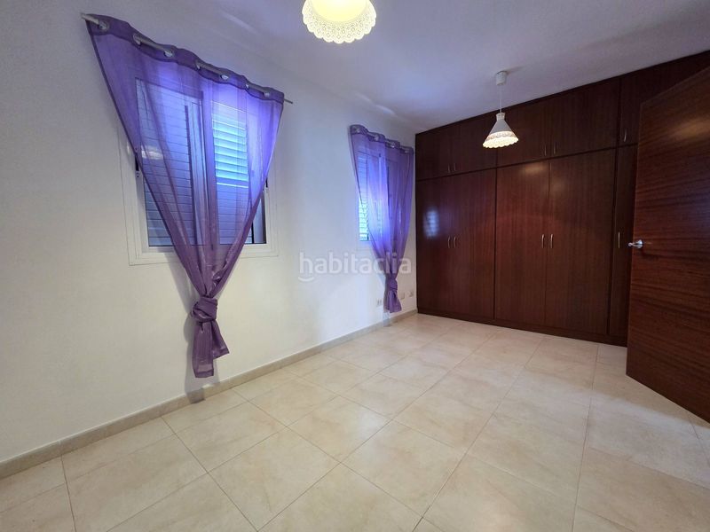 Foto ae53beec-b244-4106-a8db-ce650b6cf378. Casa adossada amb aparcament a Los Portales - Visvique Arucas