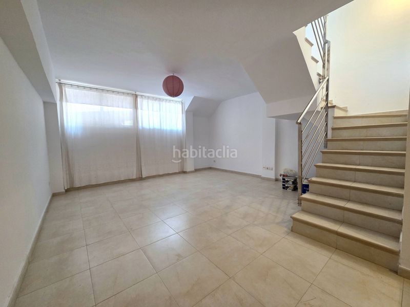Foto e7c6de6d-9929-49a2-bacb-26a12b6a10b3. Casa adossada amb aparcament a Los Portales - Visvique Arucas