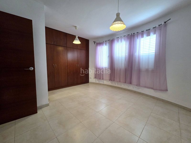 Foto fc9213e2-a39d-42e7-91ae-6a790702968b. Casa adossada amb aparcament a Los Portales - Visvique Arucas