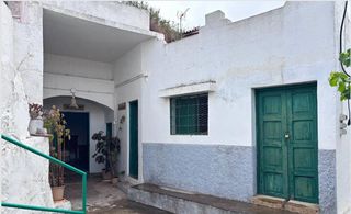Bauernhof in Saucillo - Fagajesto - Juncalillo. Casa con cuevas y terreno en valeróngáldar