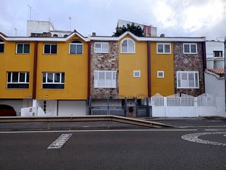 Casa  Portales los. Dúplex de 3 dormitorios con garaje en los portales