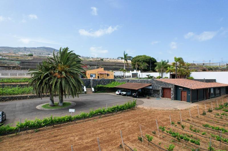 Foto 93aceddf-98b7-46c2-86f1-fe8a820dbb50. Chalet villa exclusiva con ubicación privilegiada en San Cristóbal de La Laguna