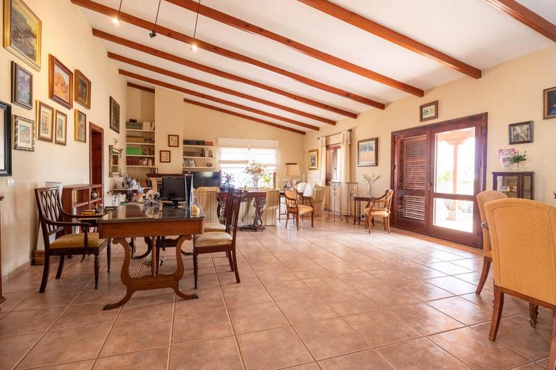Foto ca052c1f-311d-4e4d-8bd9-469027acc958. Chalet villa exclusiva con ubicación privilegiada en San Cristóbal de La Laguna