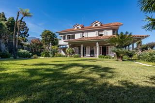 Xalet a San Antonio - Las Arenas. Exclusica villa en puerto de la cruz con suelo urbanizable