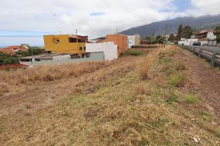 Terreno residencial  Calle candias. Solar urbano en venta con proyecto básico para 8 pareados en la