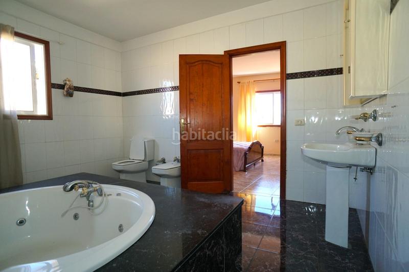 Foto 29a3fc94-323f-41bb-850b-4917de6ec00e. Casa aparellada a calle castillo (longuera) 13 a Realejos (Los)