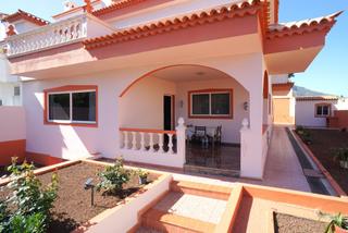 Maison jumelée à Calle castillo (longuera) 13. Chalet pareado de lujo en el toscal