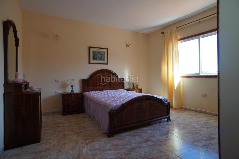 Foto da9979fd-69a7-4a3d-8886-2fd3ff9b7f0f. Casa aparellada a calle castillo (longuera) 13 a Realejos (Los)